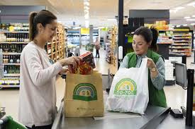 Mercadona elimina las bolsas de plástico para la compra